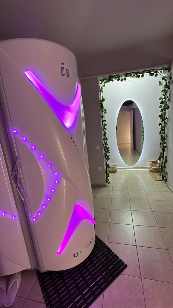 Χώρος solarium με neon φωτισμό